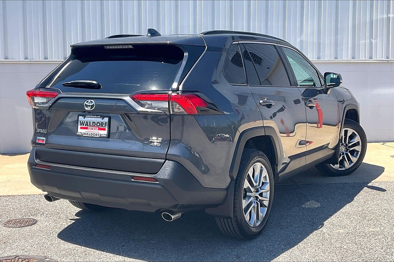 Used 2025 Toyota RAV4 XLE Premium w/ Weather Package AWD/4WD image 17