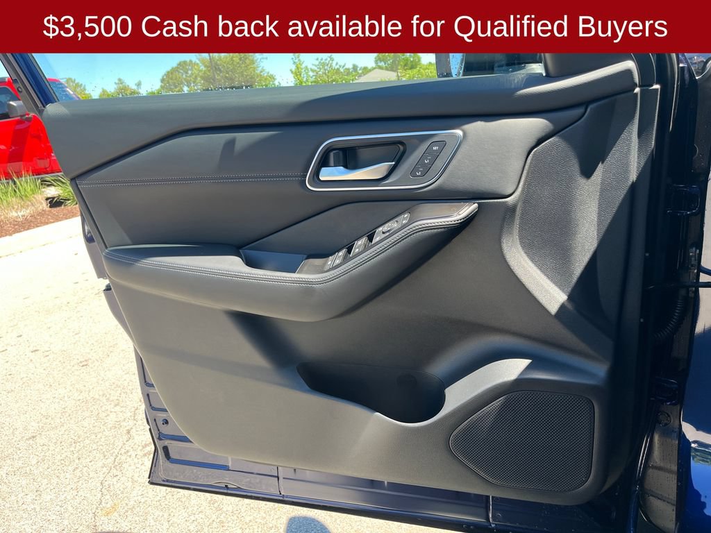 New 2026 Nissan Rogue Platinum AWD/4WD image 11