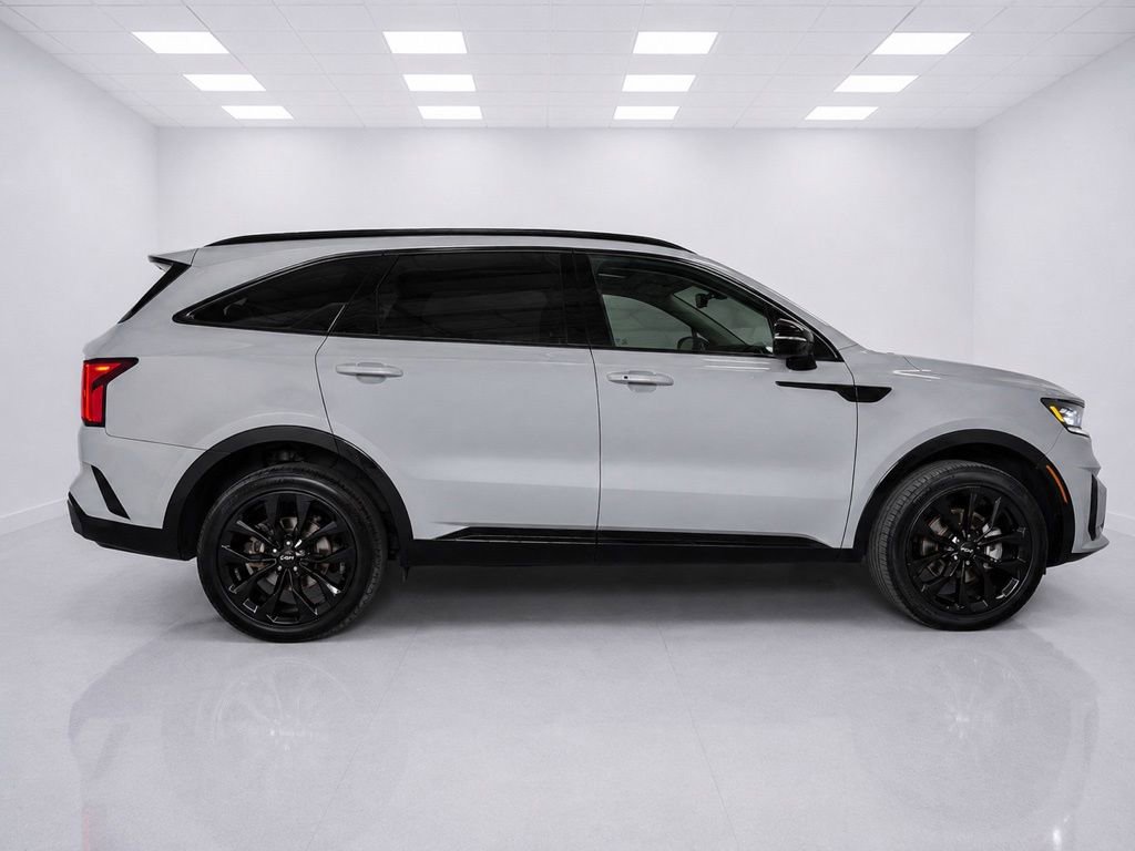 Used 2023 Kia Sorento SX AWD/4WD image 4