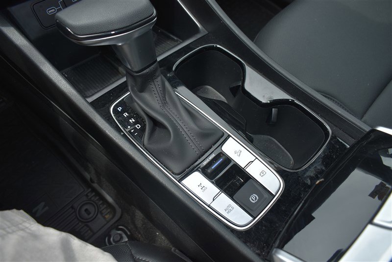Used 2025 Hyundai Santa Cruz SEL AWD/4WD image 20