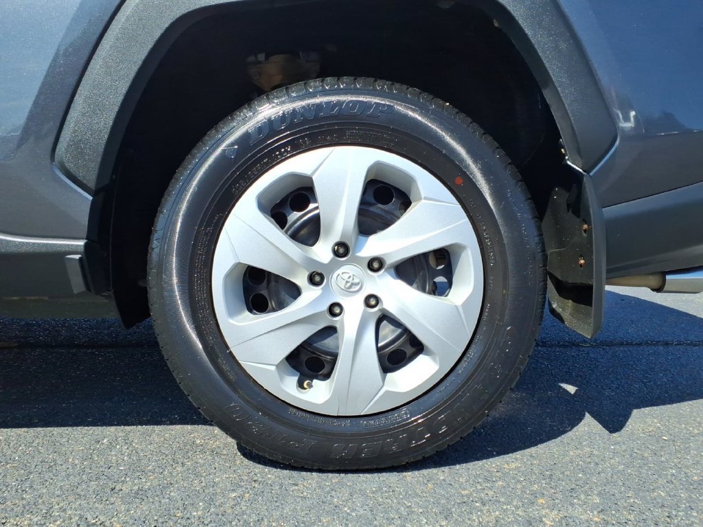 Certified 2024 Toyota RAV4 LE FWD image 20