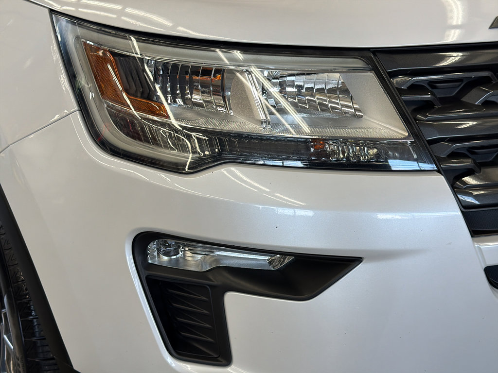 Used 2019 Ford Explorer XLT w/ Equipment Group 202A AWD/4WD image 3
