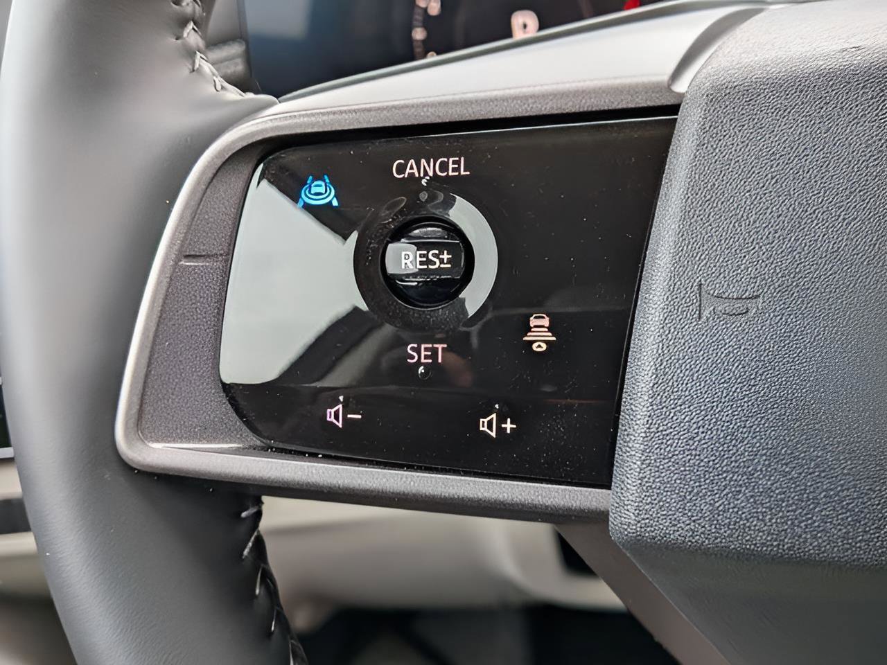 Certified 2025 Nissan Murano SV AWD/4WD image 14