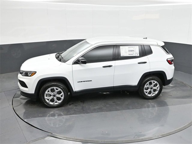 Used 2025 Jeep Compass Sport image 34