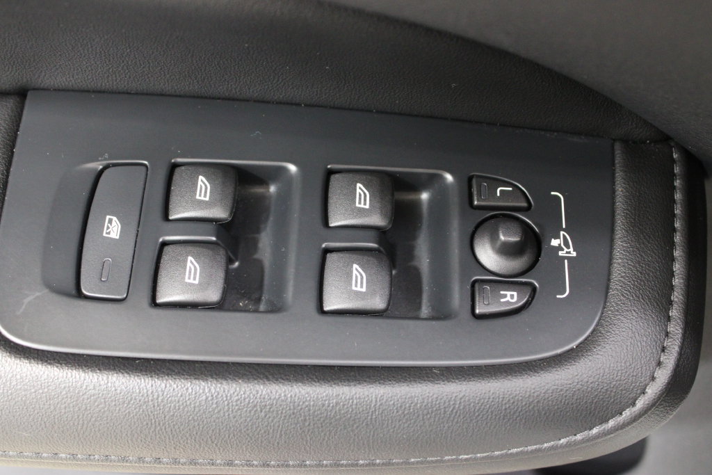 Used 2024 Volvo S60 B5 Core AWD/4WD image 19