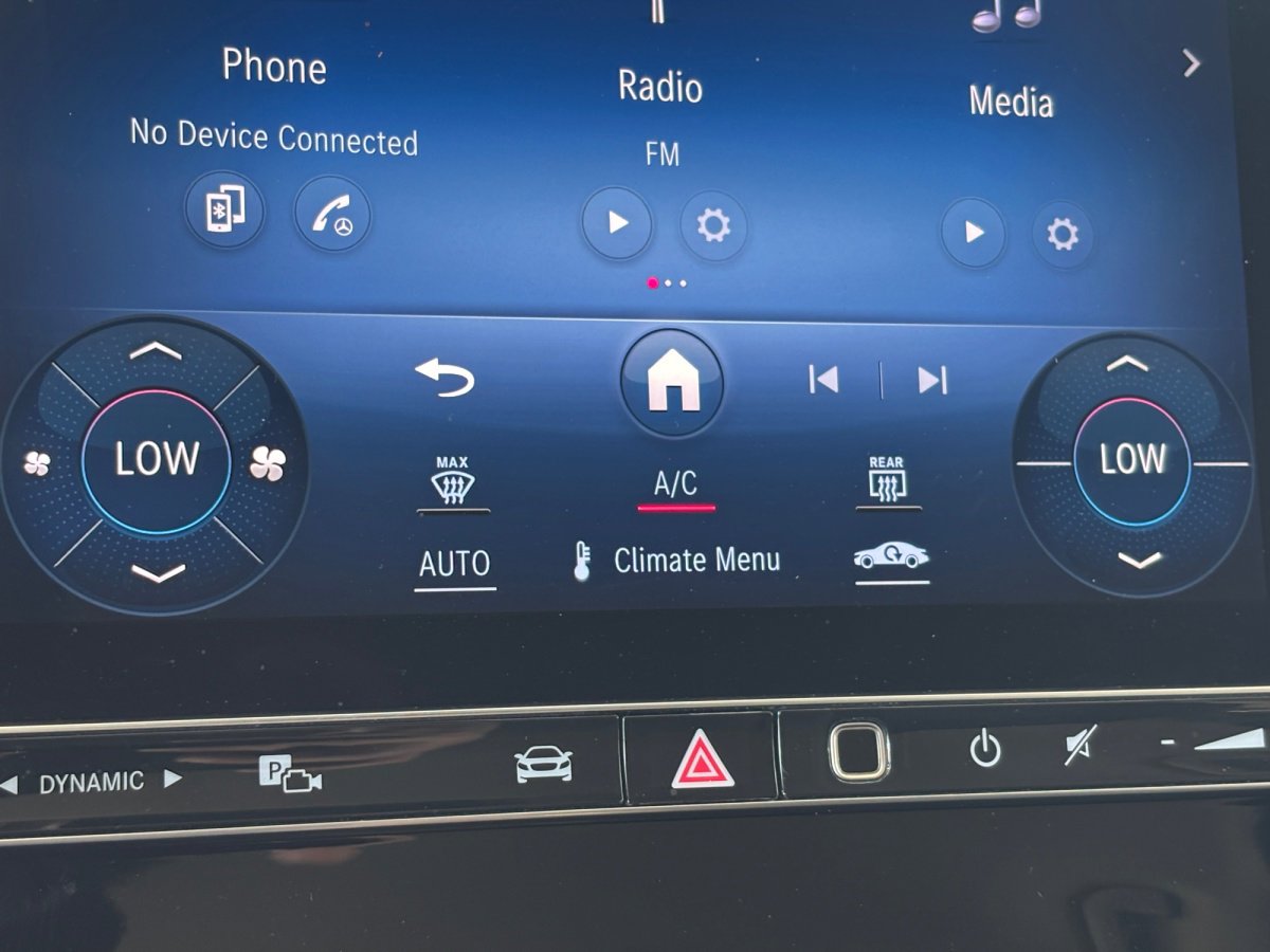 Used 2024 Mercedes-Benz GLC 300 image 4