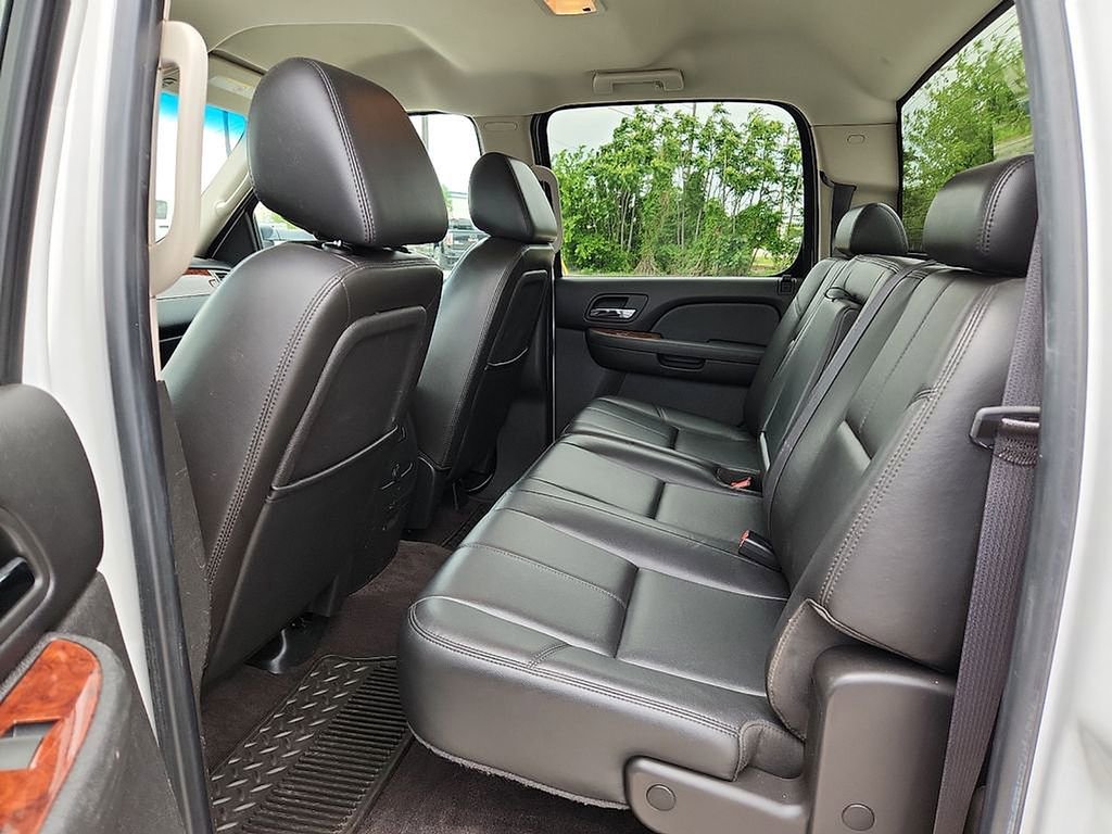 Used 2009 Chevrolet Silverado 3500 LTZ AWD/4WD image 21