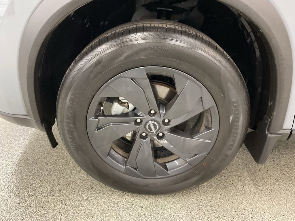 Used 2026 Nissan Rogue SV w/ Cold Weather Package image 9