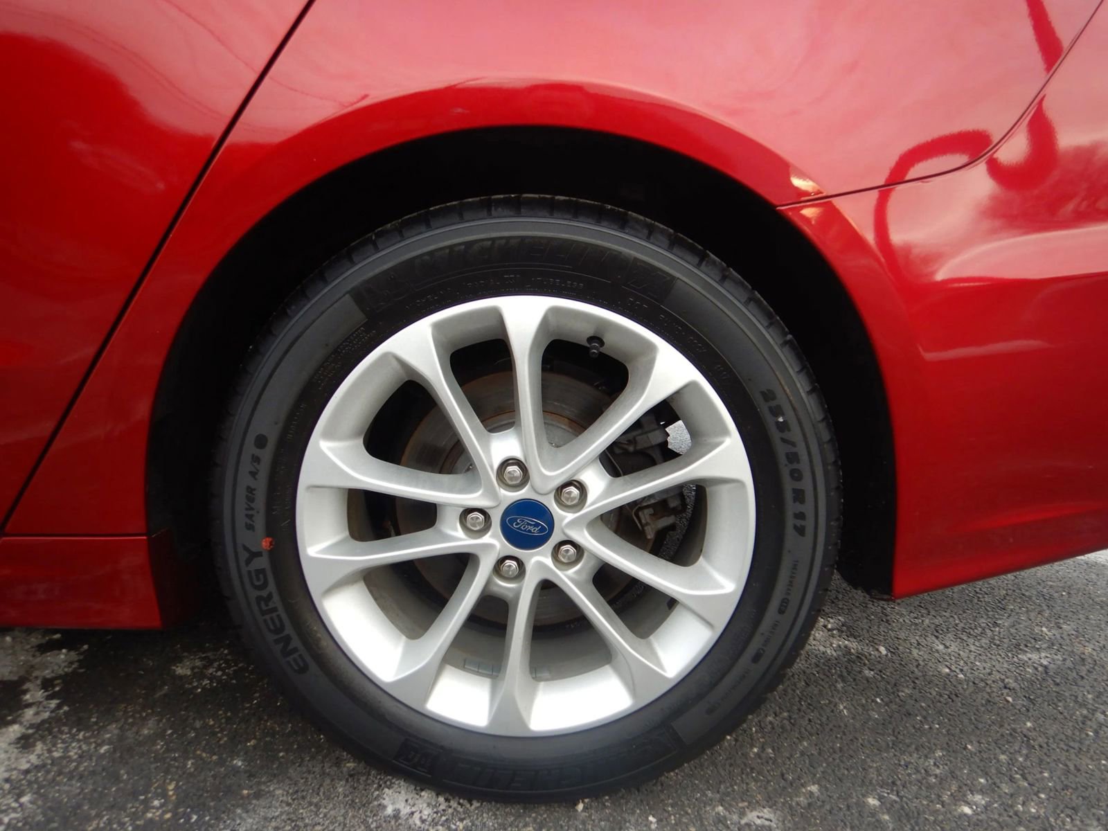 Used 2019 Ford Fusion SE image 28