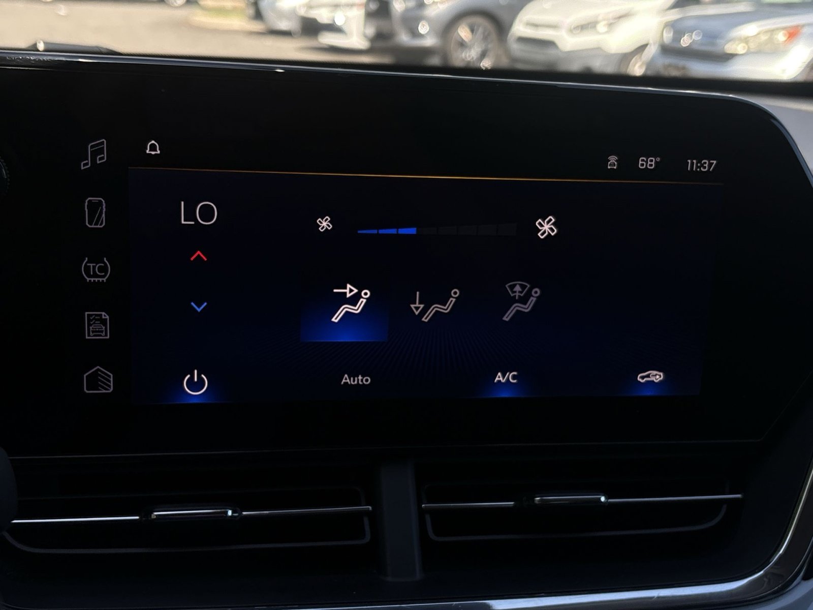 Used 2025 Chevrolet Trax LT FWD image 20