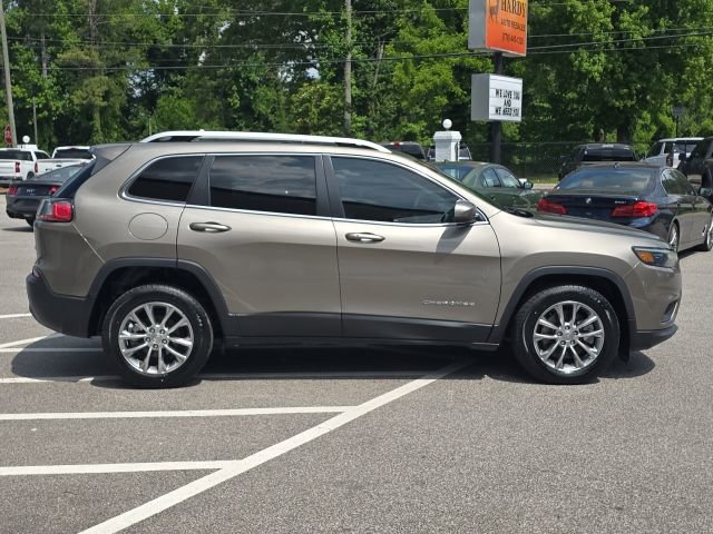 Used 2021 Jeep Cherokee Latitude Plus w/ Sun & Sound Group FWD image 6