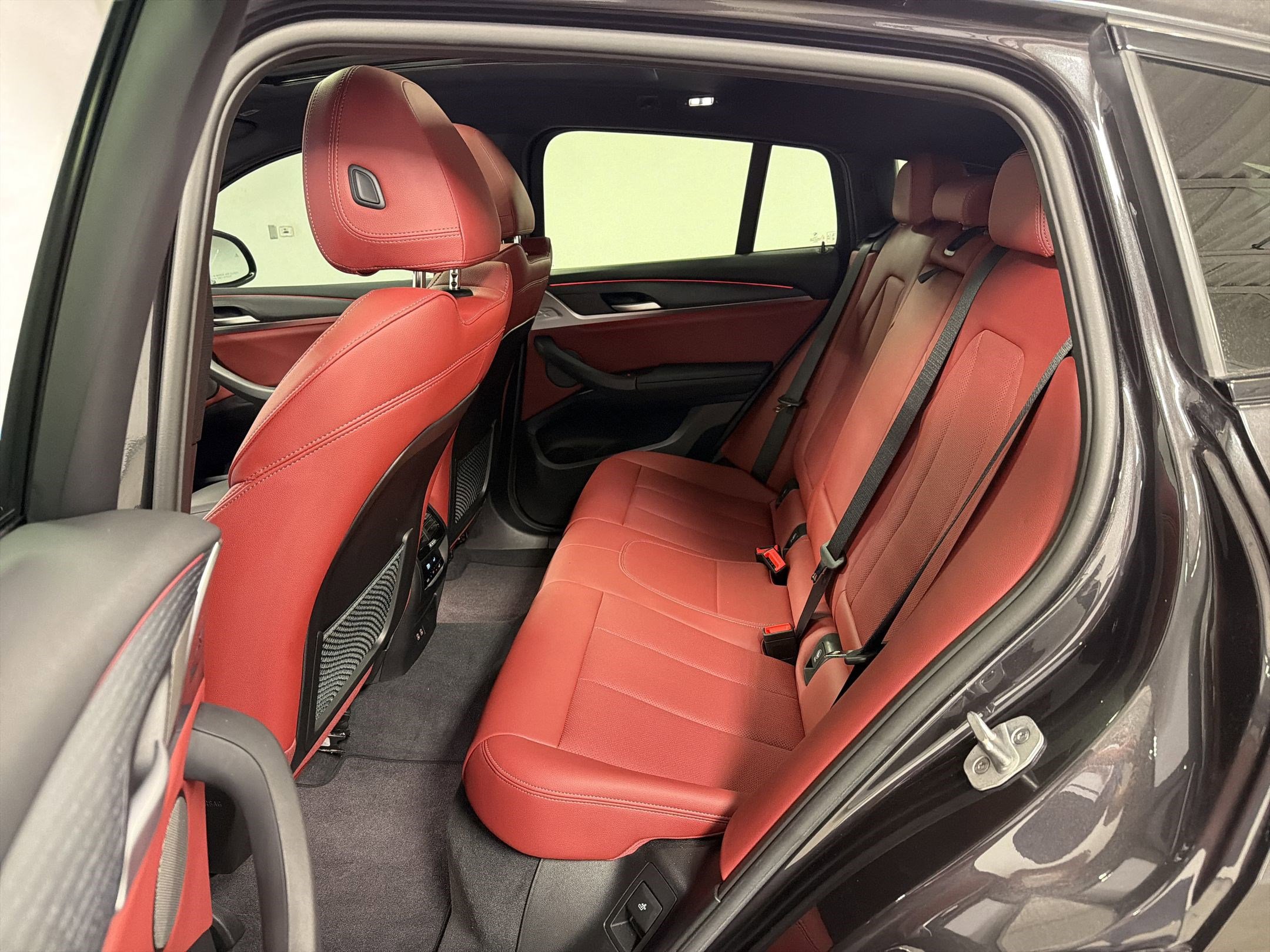 Certified 2024 BMW X4 xDrive30i w/ Premium Package image 14