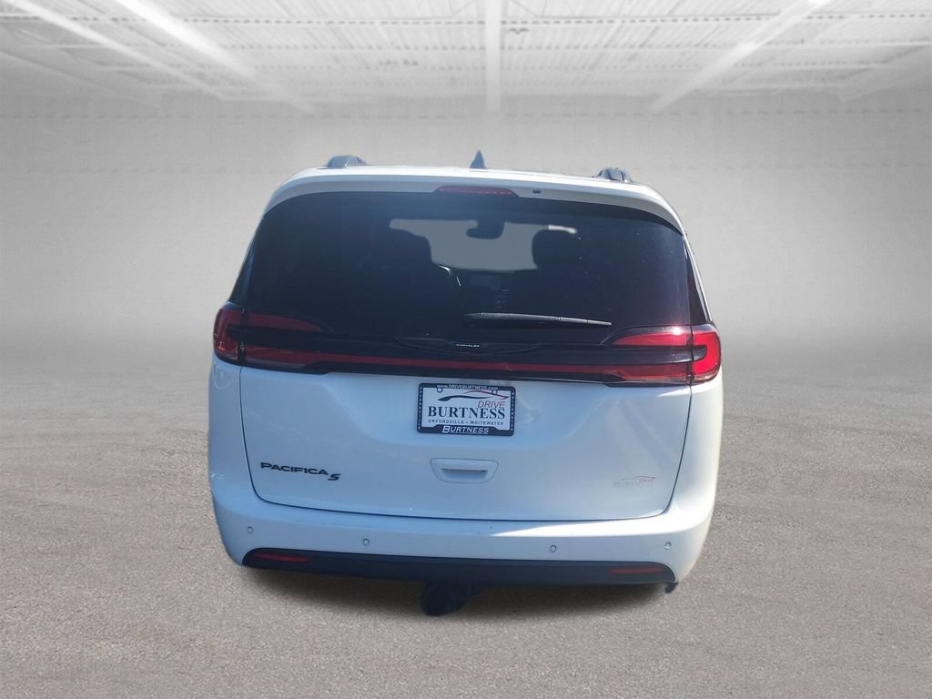 Used 2023 Chrysler Pacifica Touring-L w/ S Appearance Package FWD image 5
