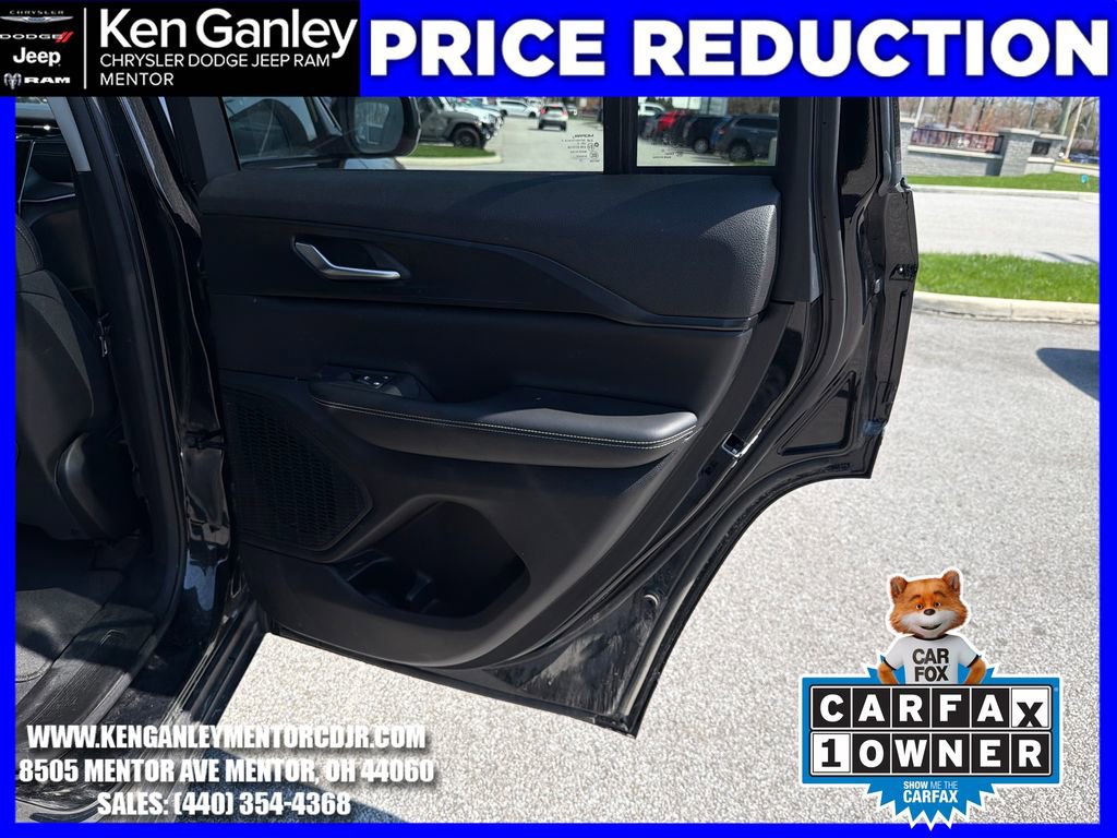 Used 2023 Jeep Grand Cherokee Laredo w/ Luxury Tech Group I image 22