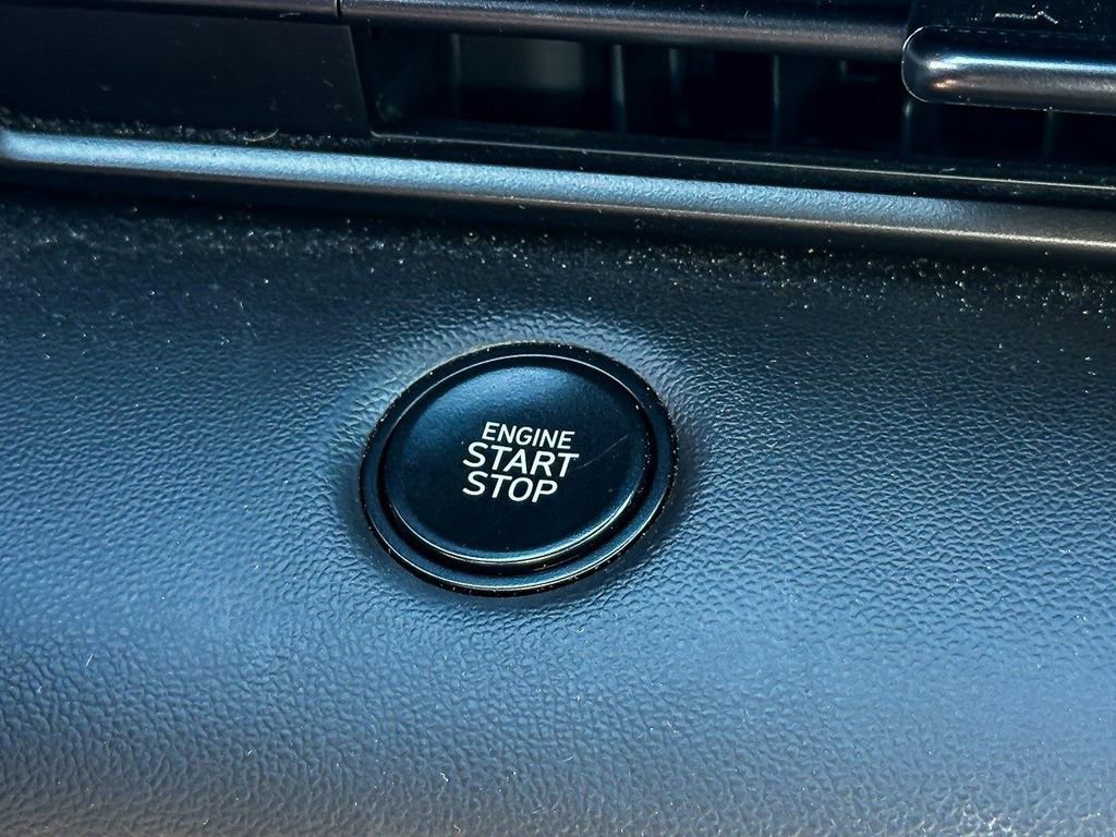 Used 2025 Hyundai Elantra Sport image 24