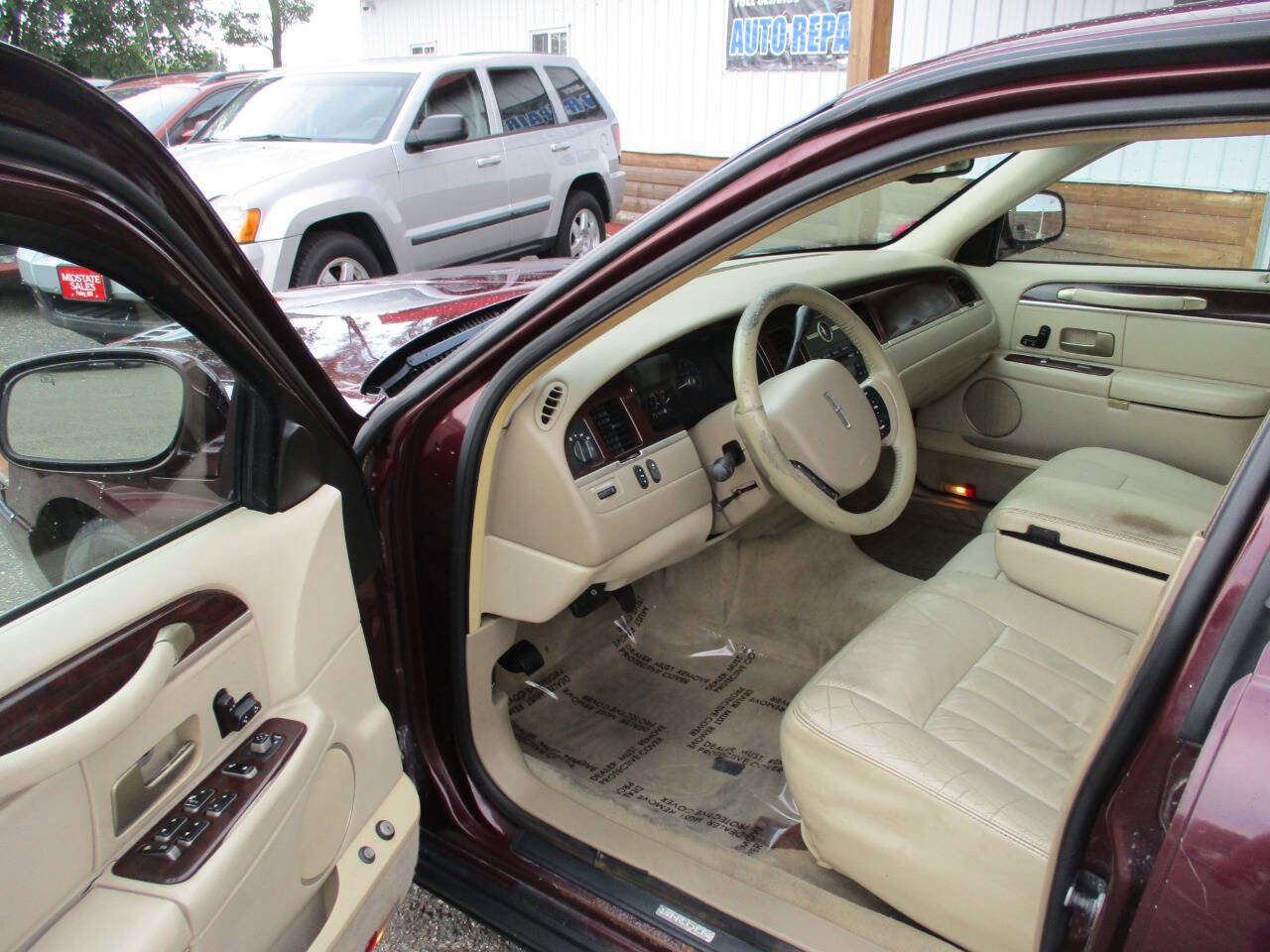 Used 2006 Lincoln Town Car Signature image 15