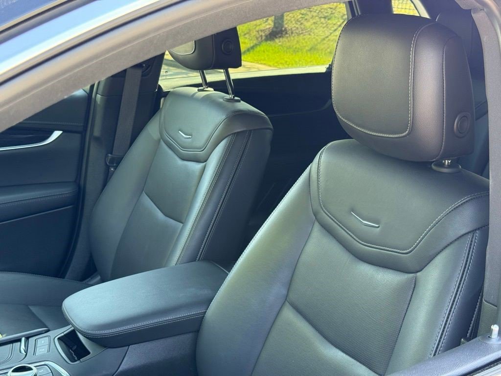 Certified 2025 Cadillac XT5 Premium Luxury image 17