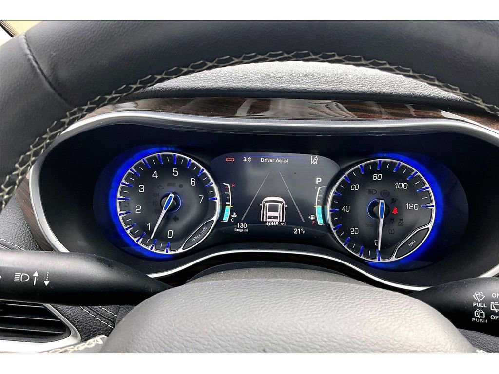Used 2022 Chrysler Pacifica Limited image 27