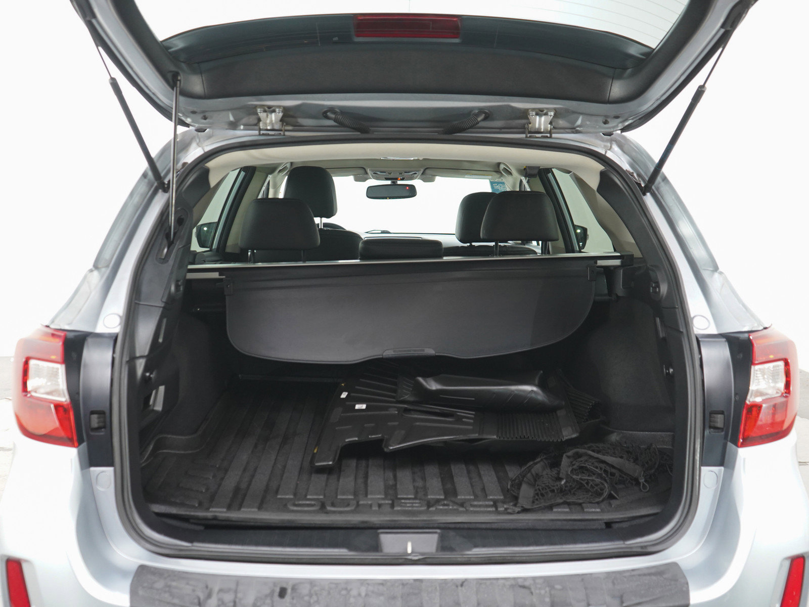 Used 2016 Subaru Outback 3.6R Limited AWD/4WD image 16