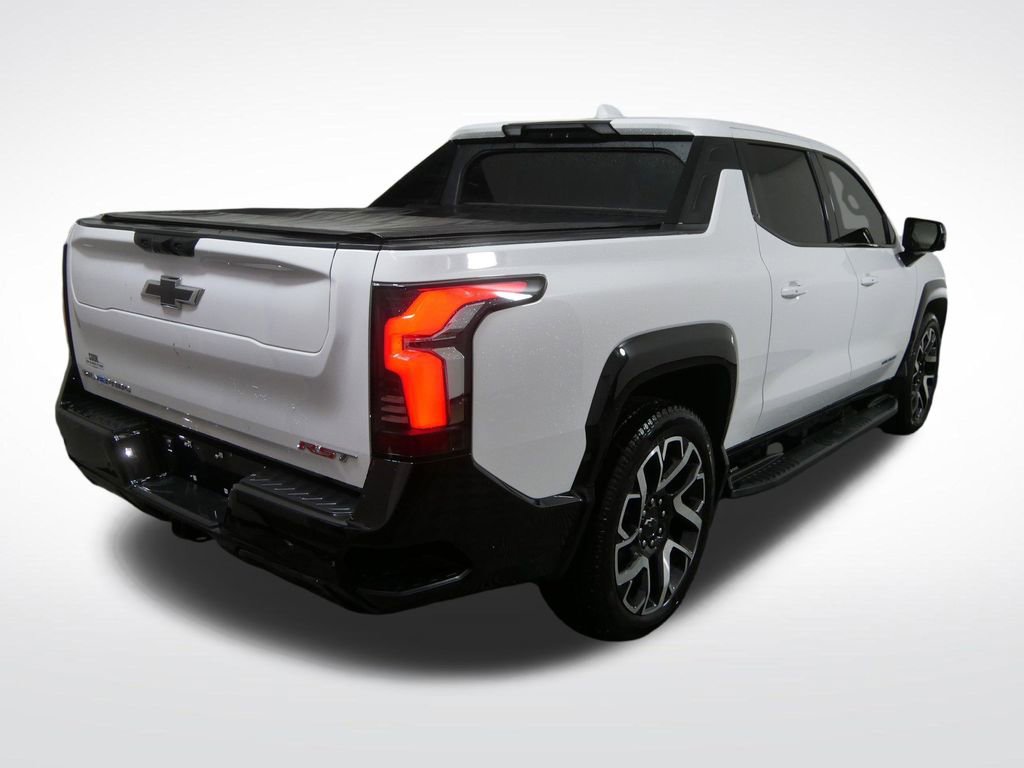 Used 2024 Chevrolet Silverado EV RST AWD/4WD image 3