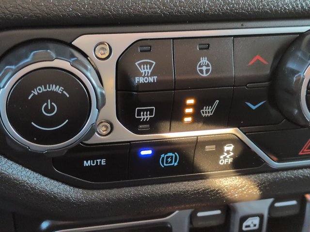 Used 2024 Jeep Wrangler Unlimited AWD/4WD image 21