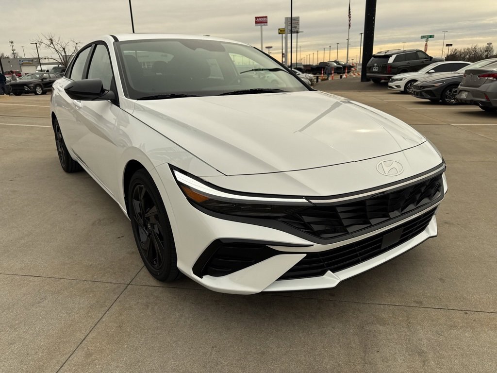 New 2026 Hyundai Elantra SEL Sport image 3