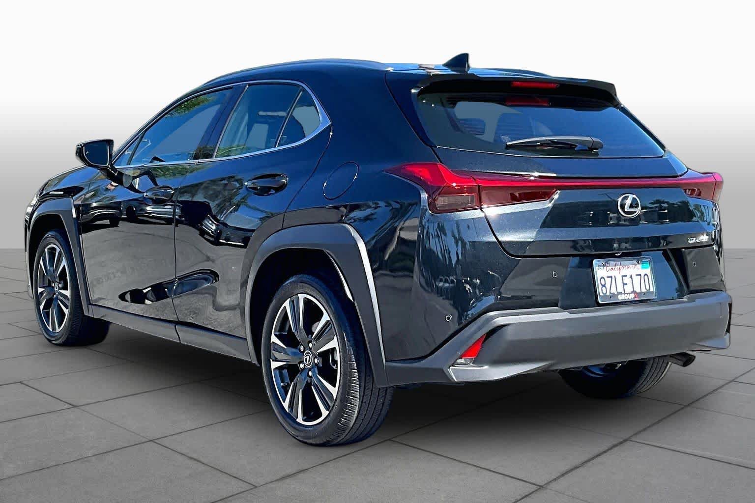 Used 2022 Lexus UX 200 w/ Accessory Package (Z1) FWD image 11