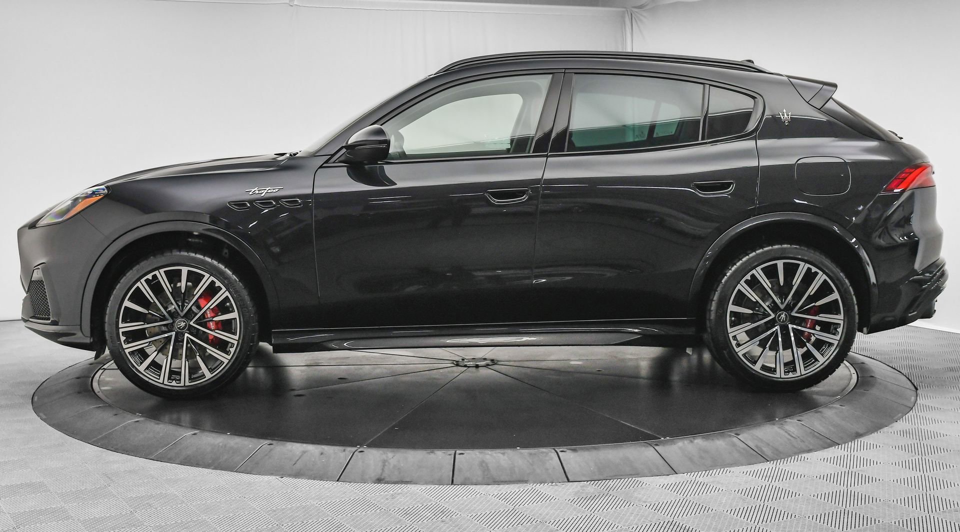 New 2025 Maserati Grecale Trofeo image 4