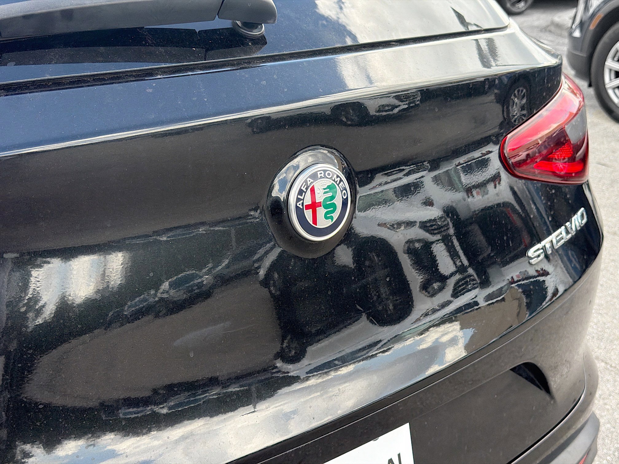 Used 2020 Alfa Romeo Stelvio Base image 11