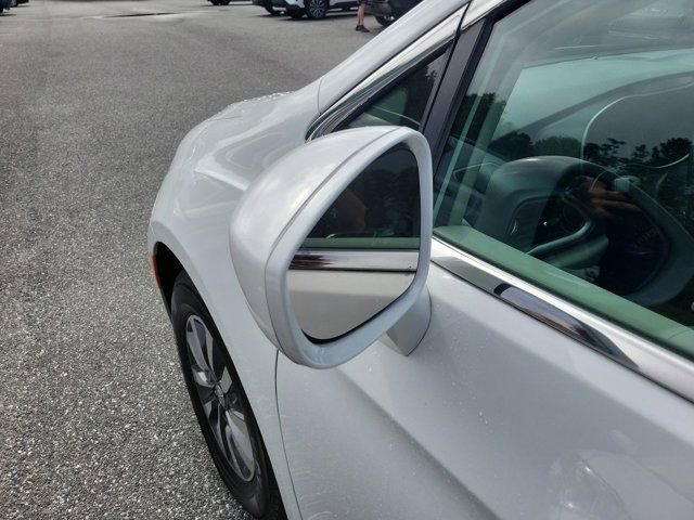 Used 2020 Chrysler Pacifica Touring-L Plus w/ Advanced Safetytec Group image 18