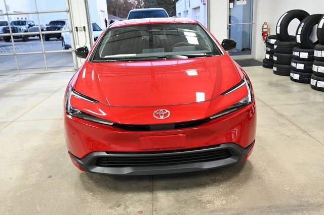 New 2026 Toyota Prius LE image 2