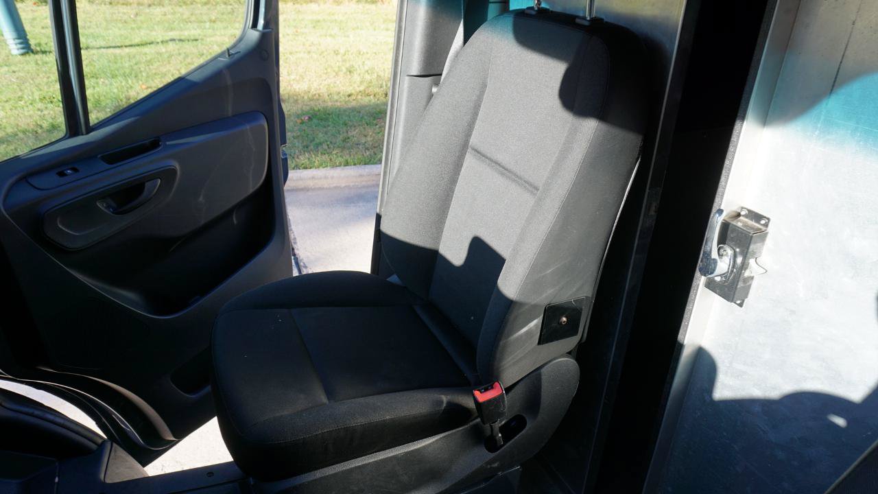 Used 2019 Mercedes-Benz Sprinter 144 image 18