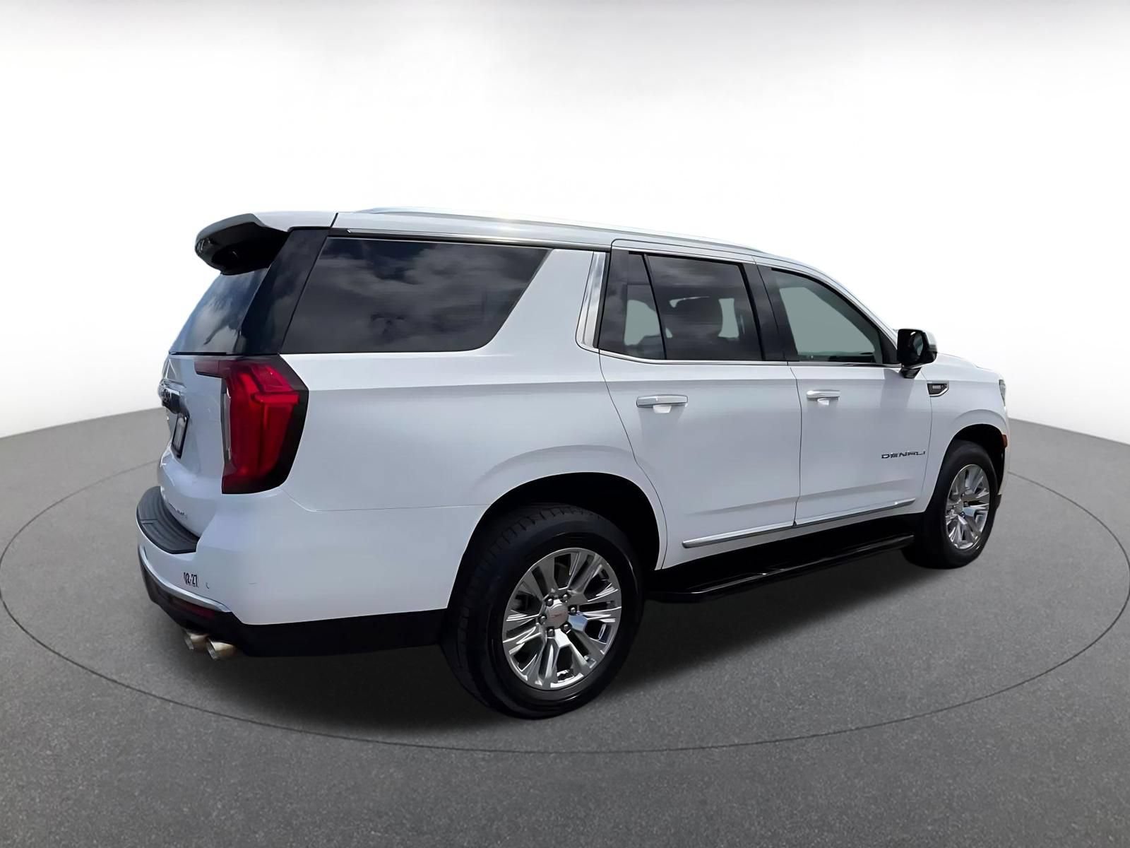 Used 2023 GMC Yukon Denali AWD/4WD image 14