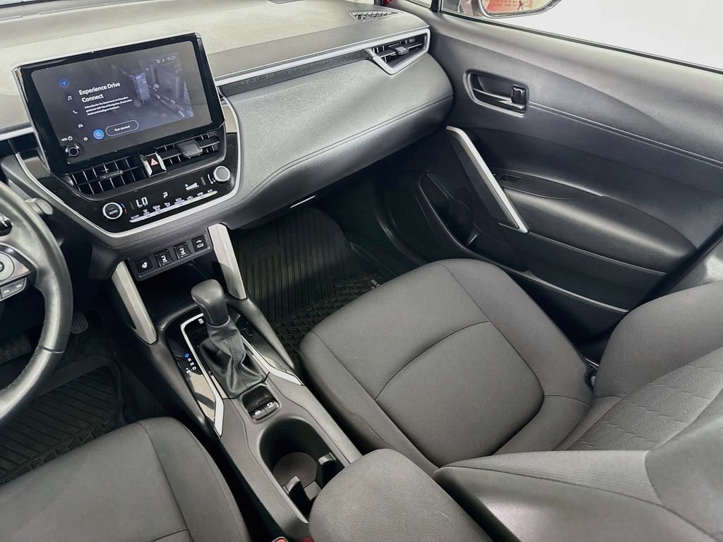 Used 2024 Toyota Corolla Cross LE AWD/4WD image 25