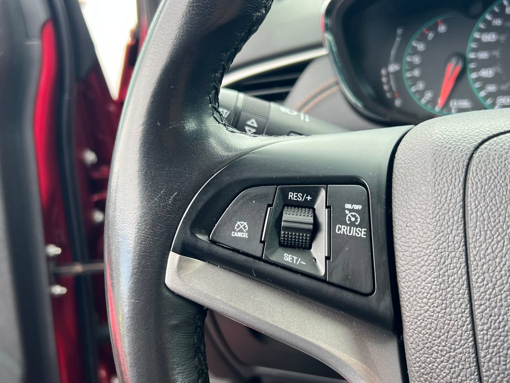 Used 2020 Chevrolet Trax LT w/ Driver Confidence Package FWD image 23