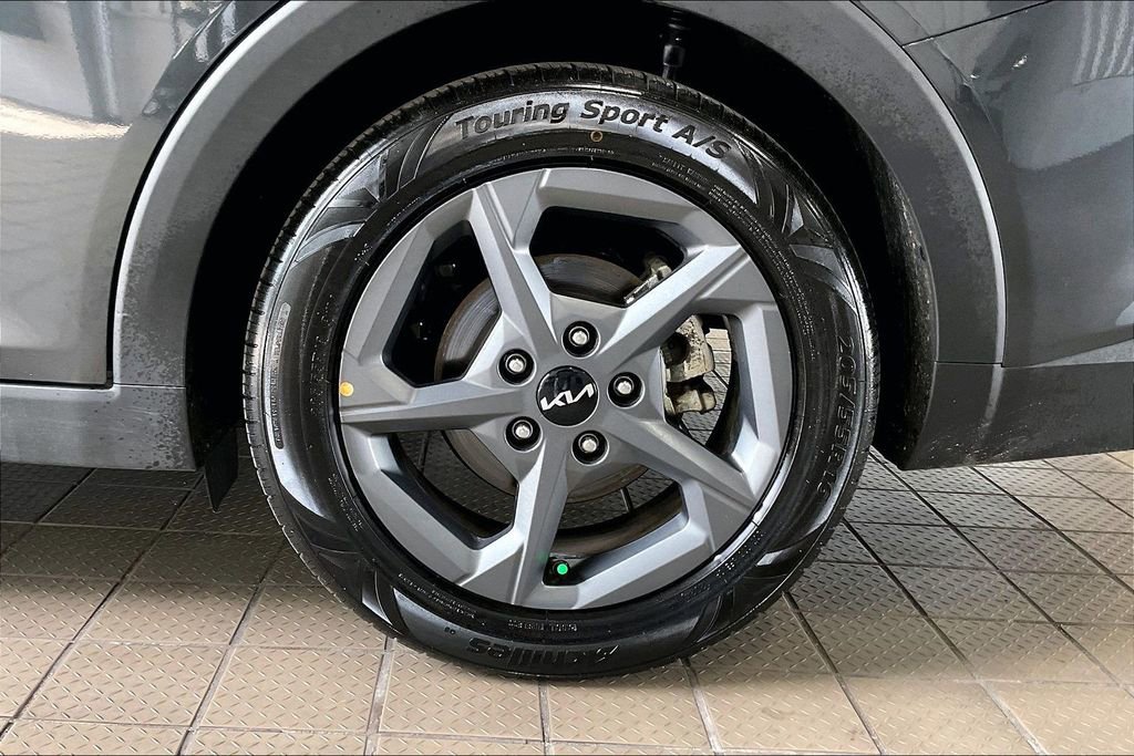 Used 2025 Kia K4 FWD image 33