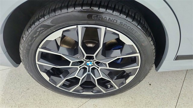 Used 2025 BMW X7 M60i image 61