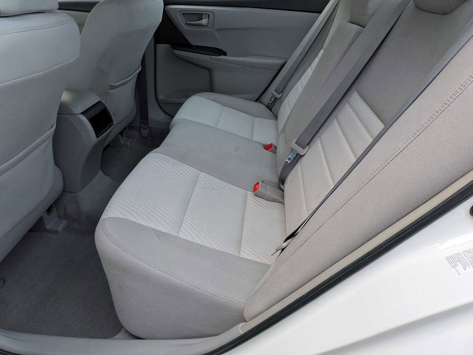 Used 2015 Toyota Camry LE FWD image 18