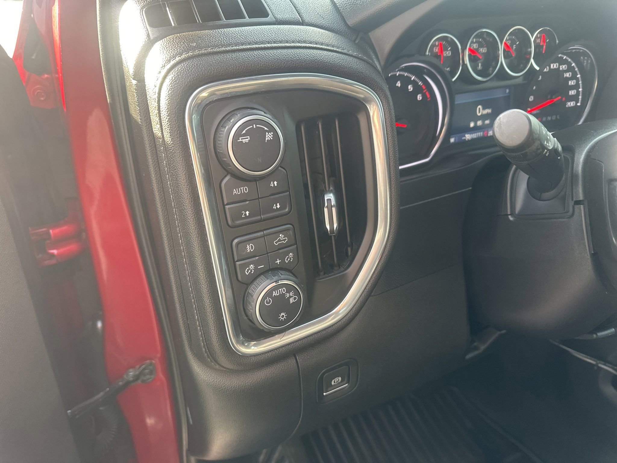 Used 2019 Chevrolet Silverado 1500 RST image 18