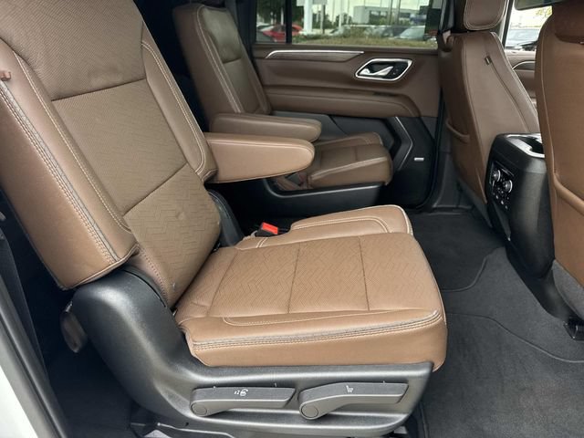 Used 2023 Chevrolet Suburban High Country AWD/4WD image 12