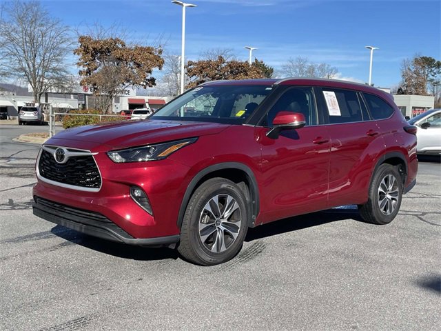 Used 2023 Toyota Highlander XLE