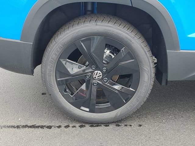 New 2025 Volkswagen Taos SE image 5