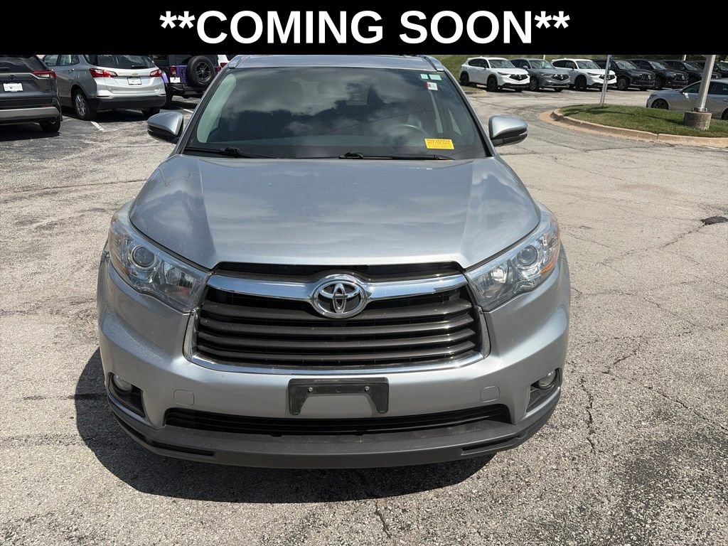 Used 2016 Toyota Highlander XLE AWD/4WD image 2