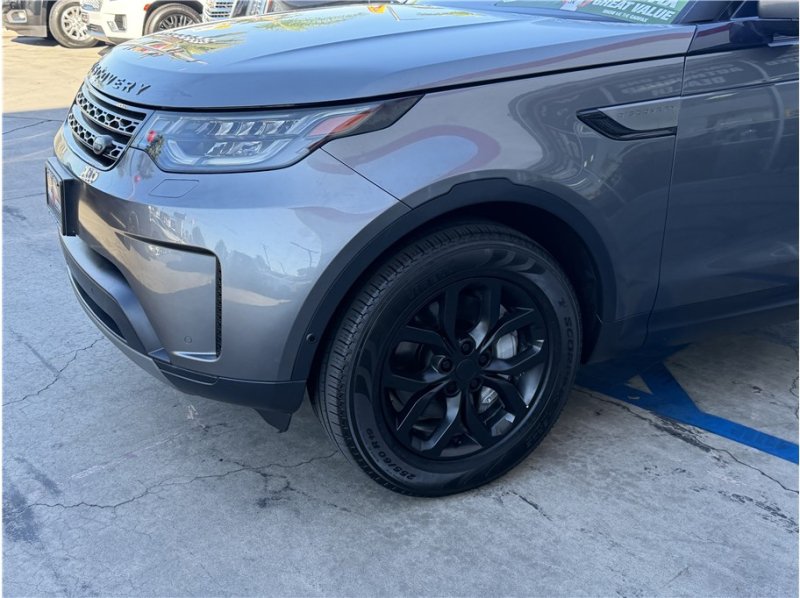 Used 2019 Land Rover Discovery SE AWD/4WD image 10
