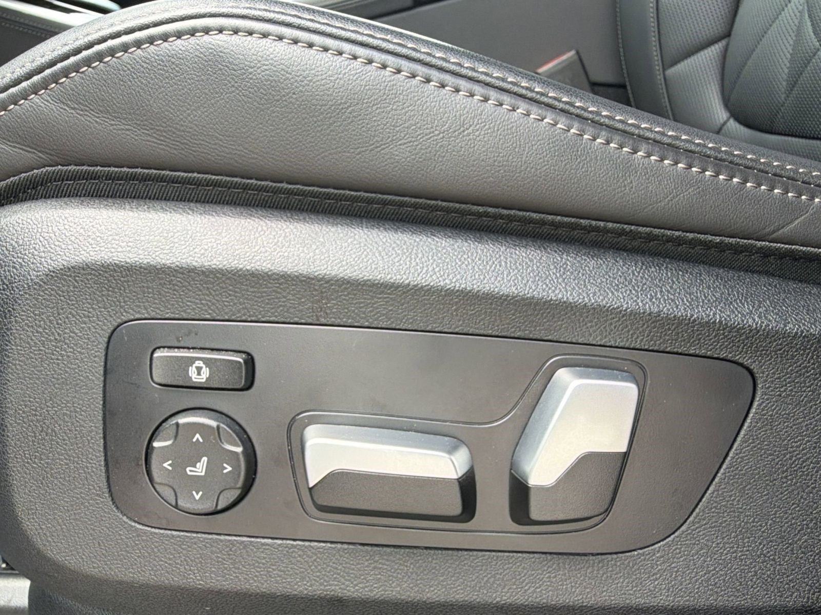 Used 2024 BMW X5 xDrive50e w/ Premium Package AWD/4WD image 13