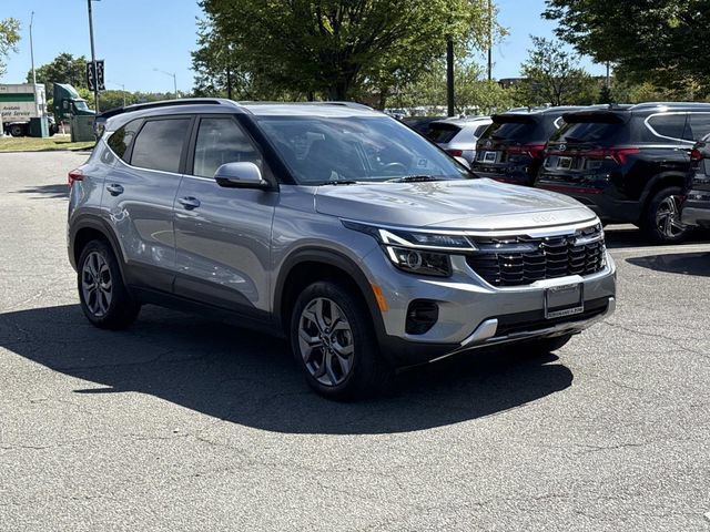 Used 2024 Kia Seltos S AWD/4WD image 1