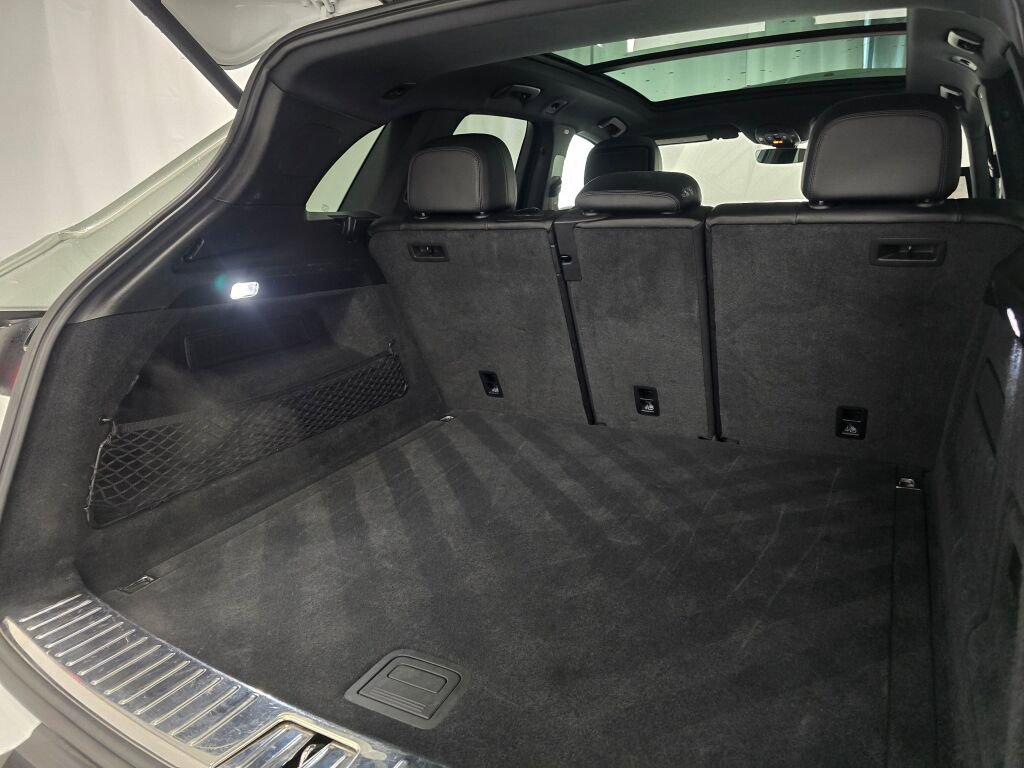 Used 2024 Porsche Cayenne image 24