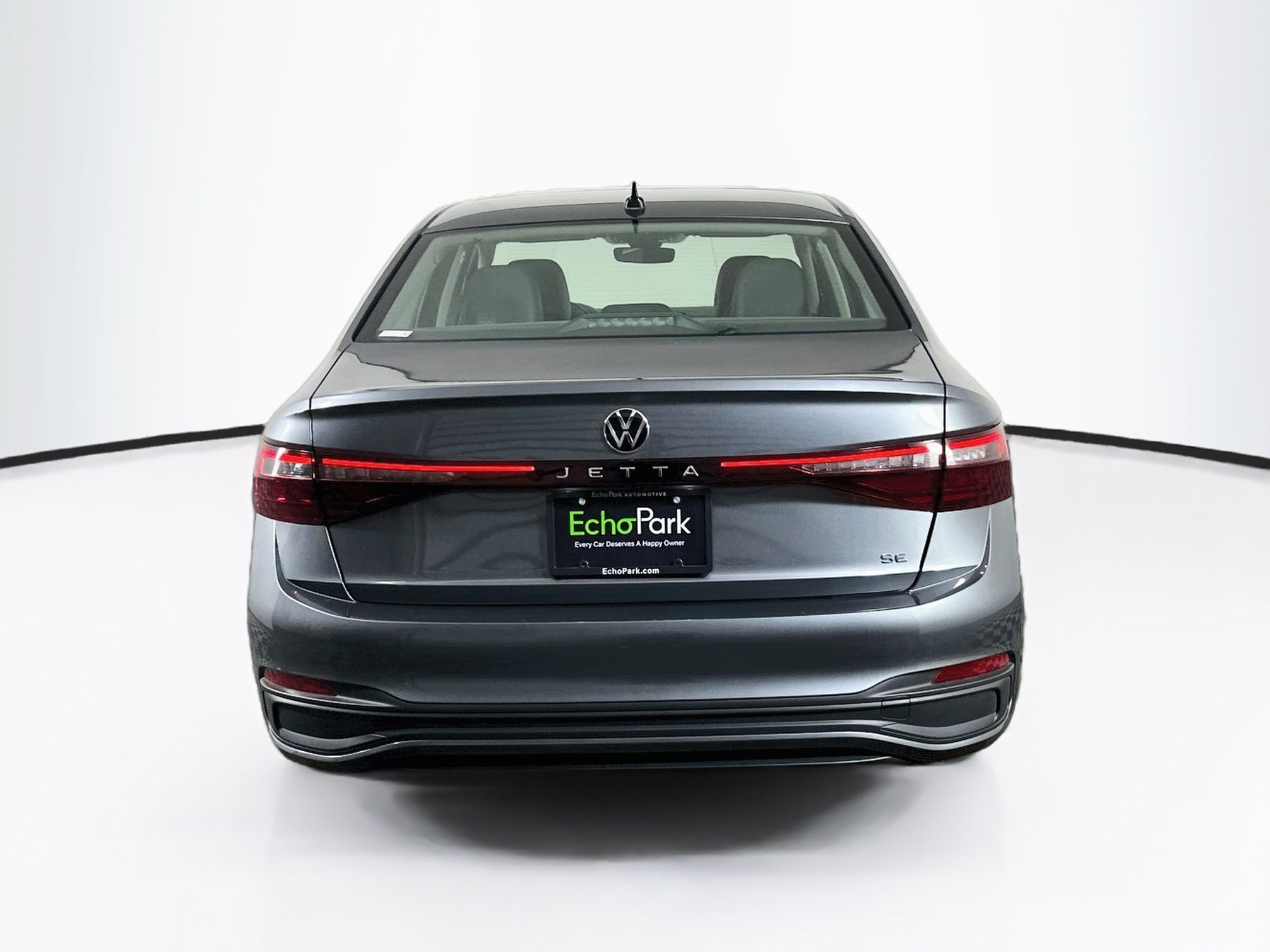 Used 2025 Volkswagen Jetta SE FWD image 7