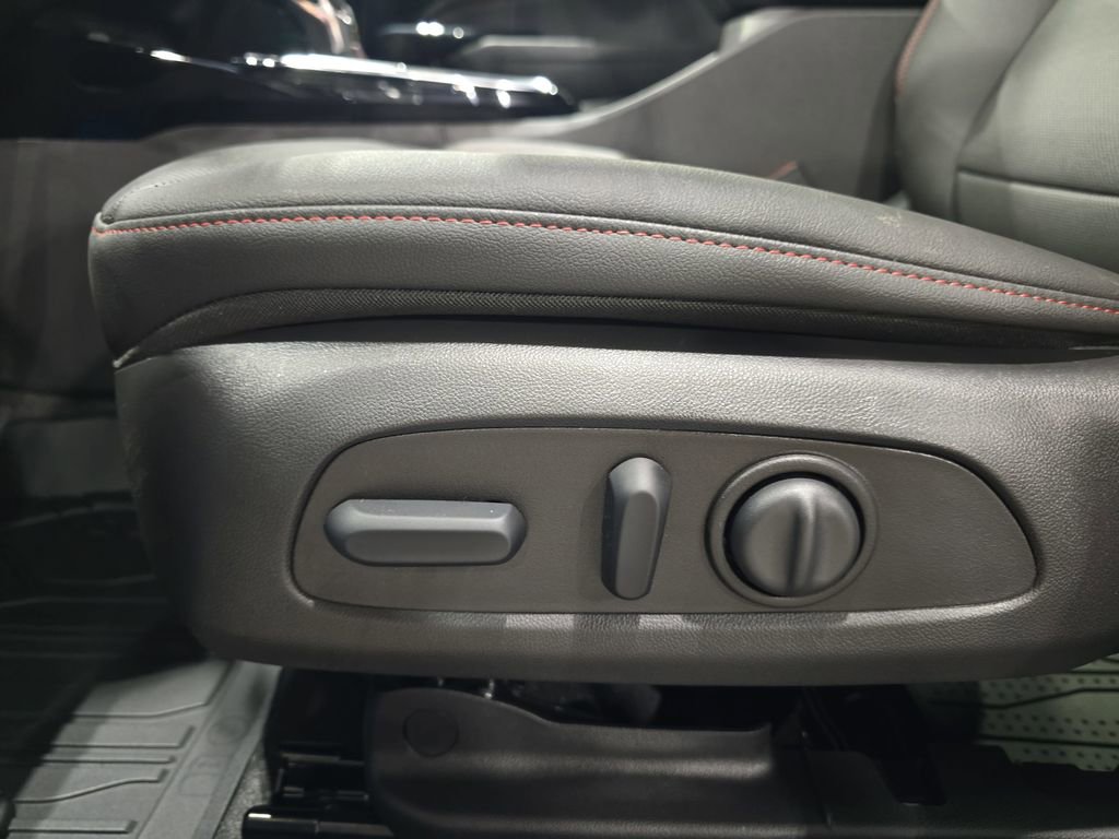 New 2026 Chevrolet Trax RS w/ Sunroof Package image 29