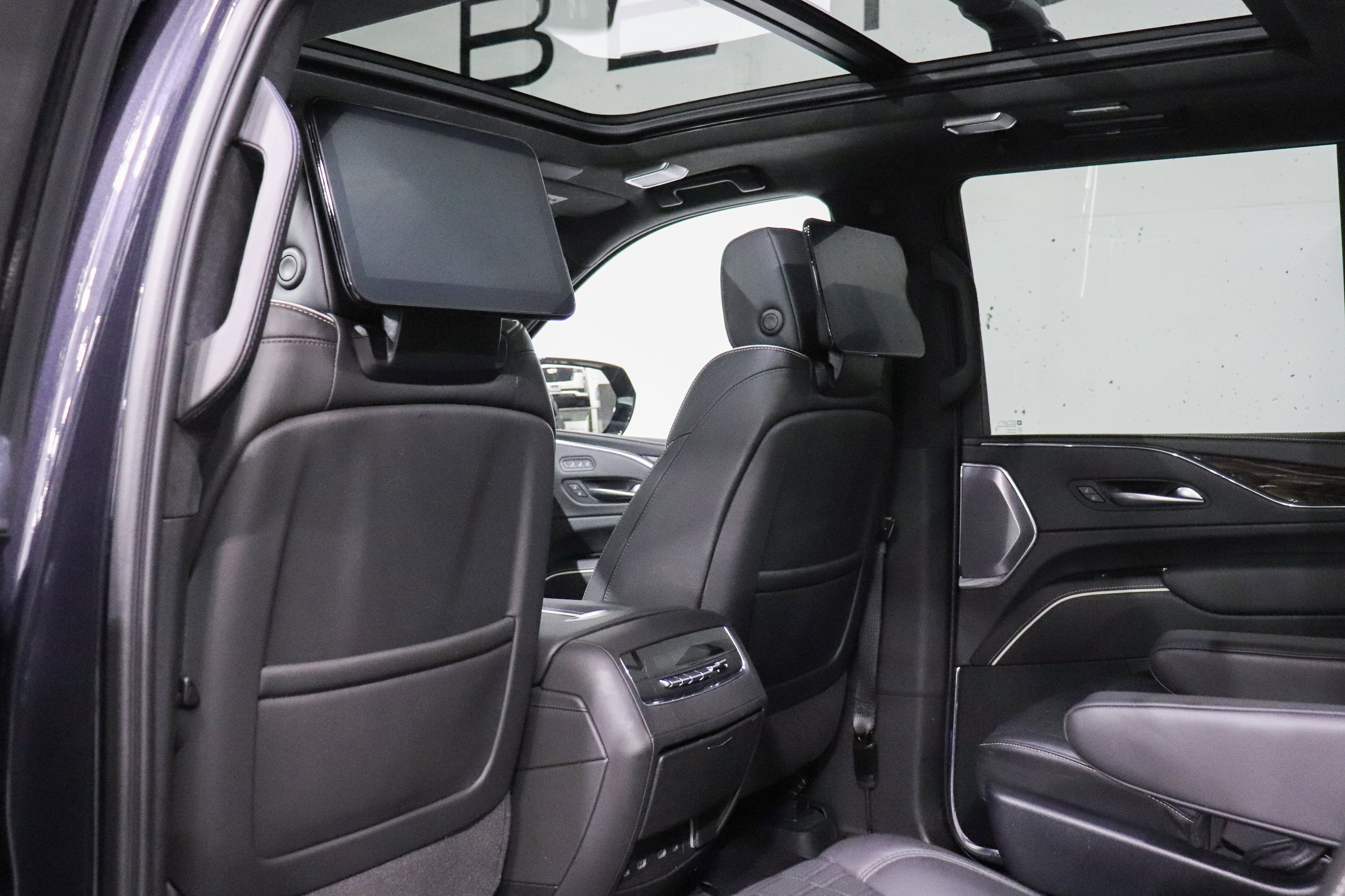 Certified 2023 Cadillac Escalade Sport Platinum w/ LPO, ONYX Package image 20